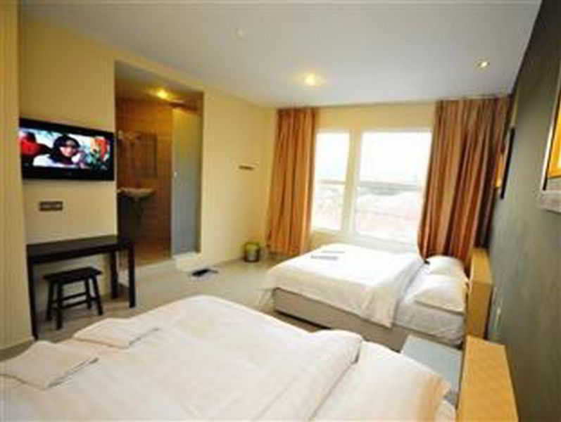 One Avenue Hotel