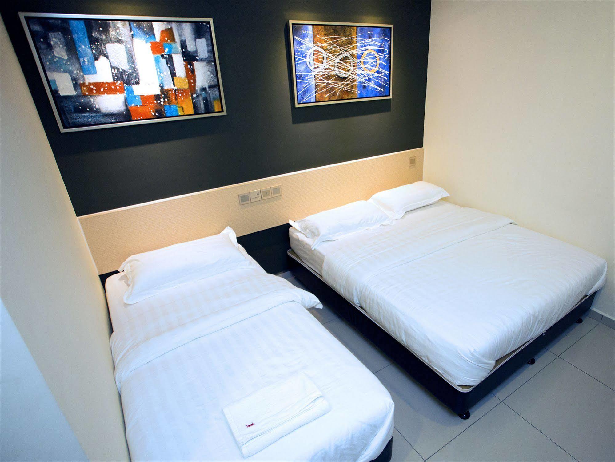 One Avenue Hotel 2*